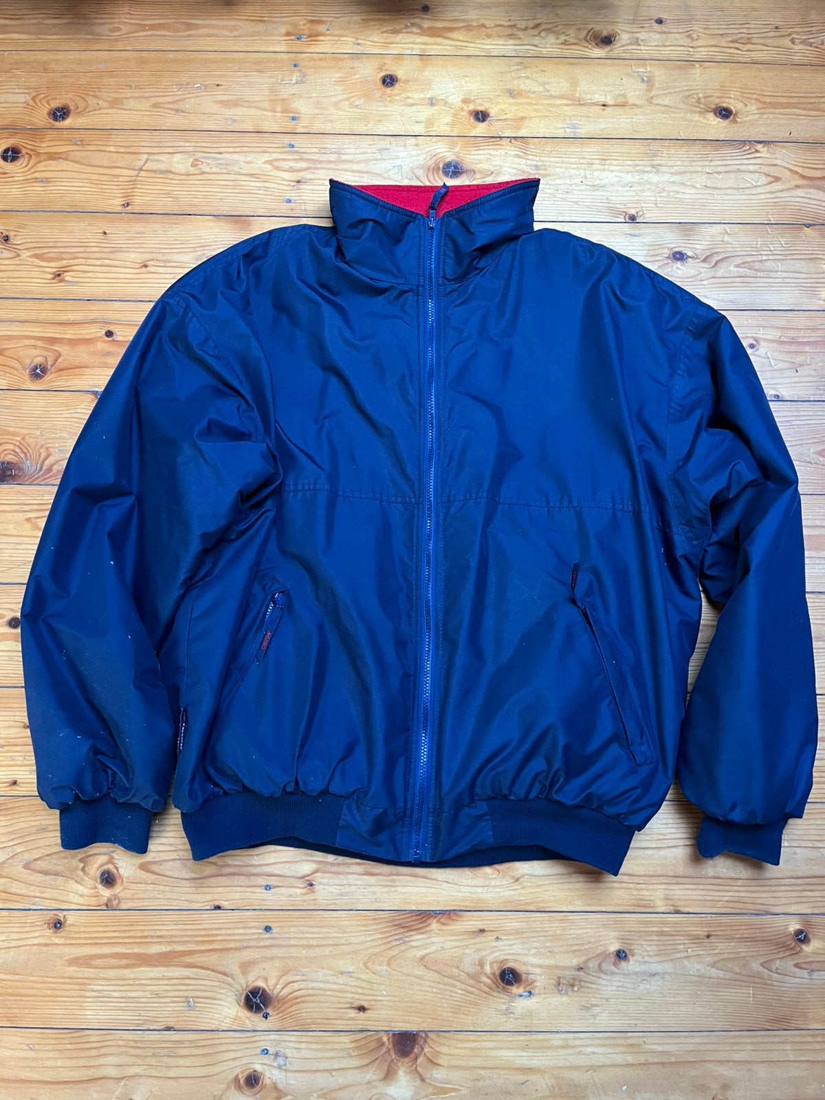 Musto snug/ jas donkerblauw, rode voering maat xxl., Ophalen of Verzenden, Zo goed als nieuw, Dame of Heer, Zeiljack