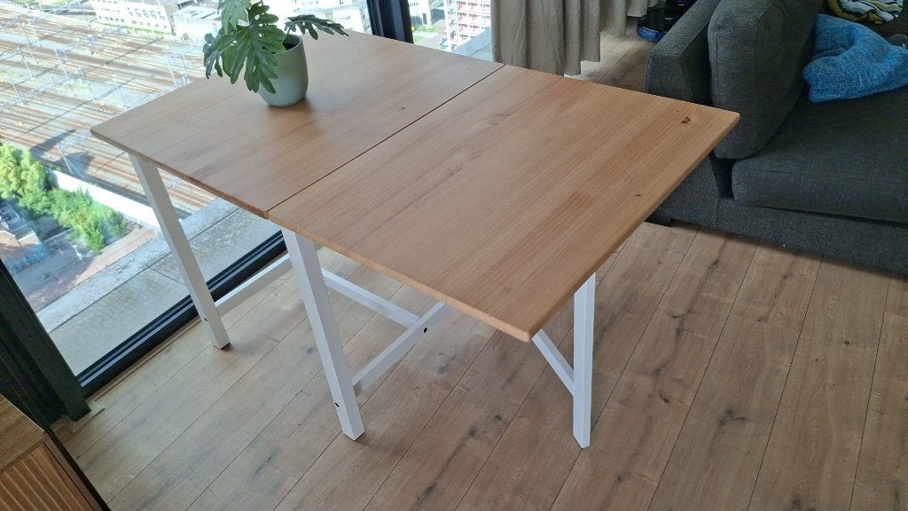 Gratis ophalen: Tafel - inklapbaar, Huis en Inrichting, Tafels | Eettafels, Ophalen, 50 tot 100 cm, 50 tot 100 cm, Zo goed als nieuw