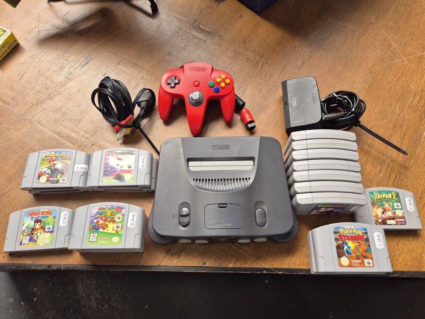 Nintendo 64 met controller & 19 games - Werkende staat, Spelcomputers en Games, Ophalen of Verzenden, Zo goed als nieuw, Met 1 controller