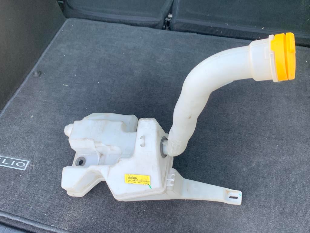 Renault Clio Ruitensproeier reservoir 289103346, Ophalen of Verzenden, Renault