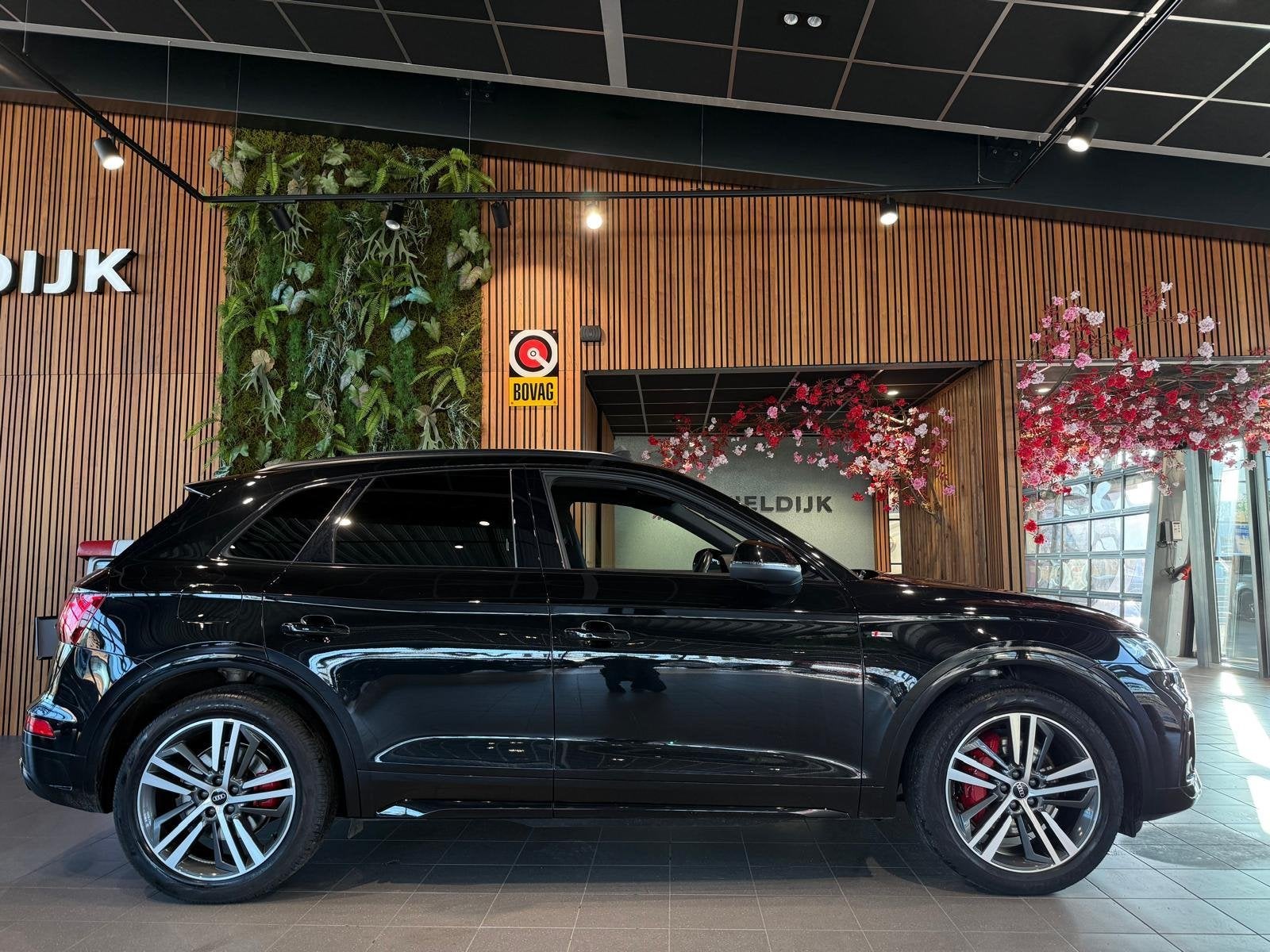 Audi Q5 55 TFSI e S tronic quattro S line bus. Panorama schu, Auto's, Audi, Automaat, Stof, Zwart, 4 cilinders