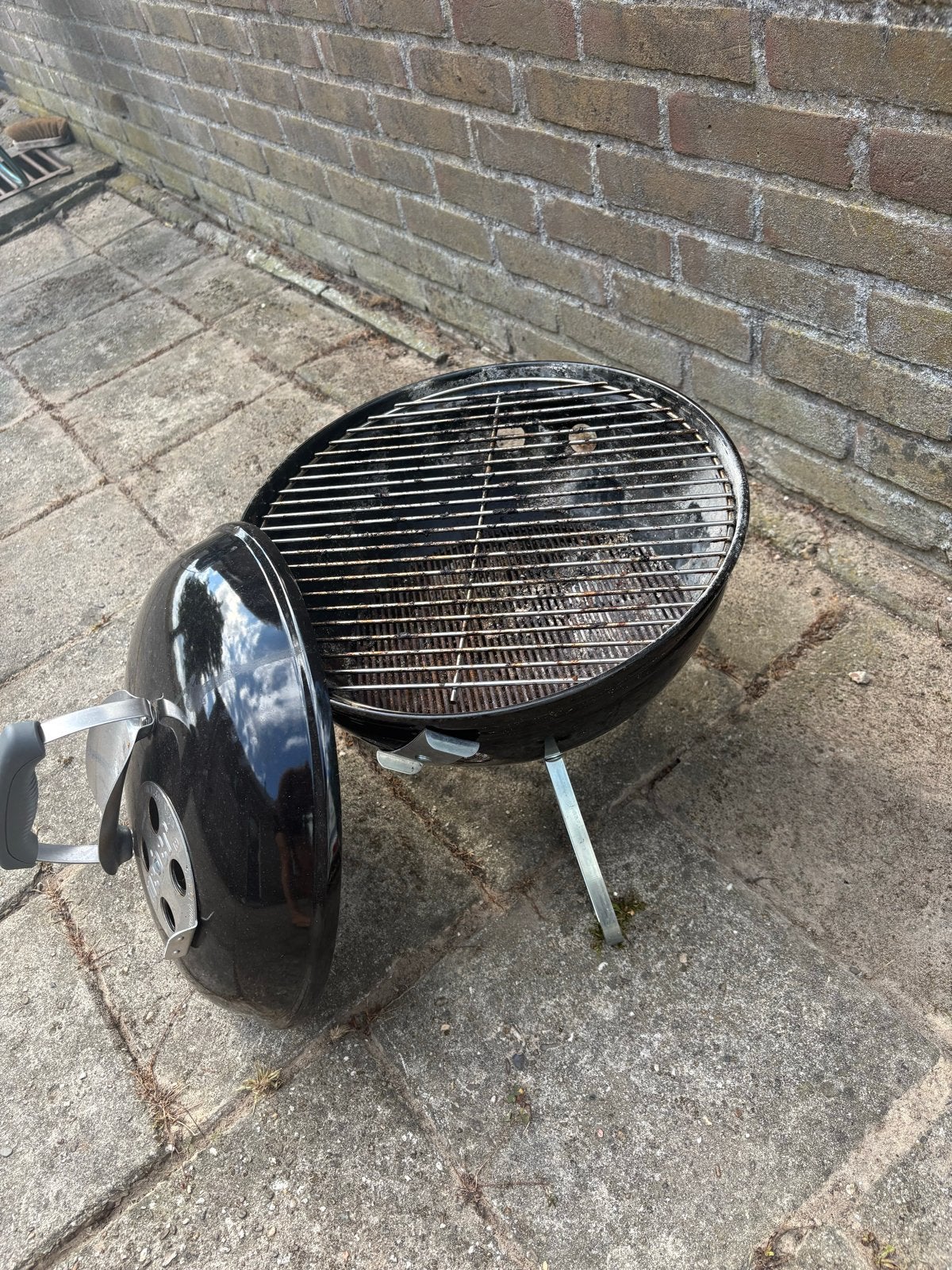 Compacte Weber BBQ - Ideaal voor camping, Tuin en Terras, Ophalen, Gebruikt