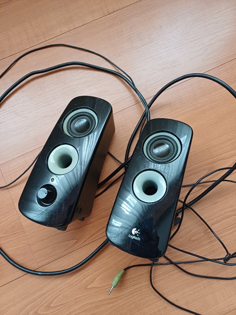 2 Logitech 360 pc speakers zonder subwoofer, Ophalen of Verzenden, Gebruikt, Audiokanaal 2.1, Logitech