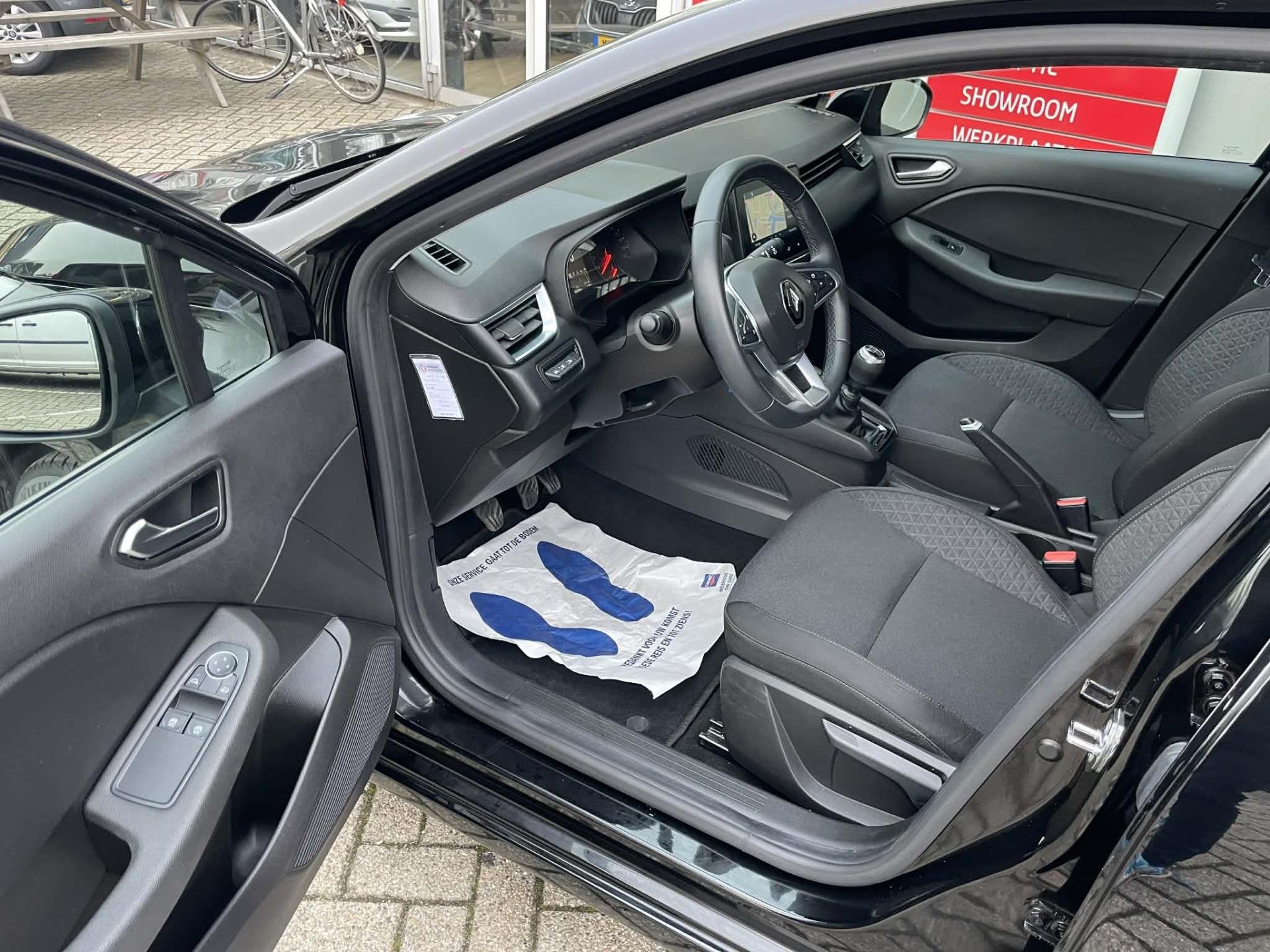 Renault Clio 1.0 TCe Zen Black Line l nieuw model l navigati, Voorwielaandrijving, Gebruikt, Euro 6, Origineel Nederlands