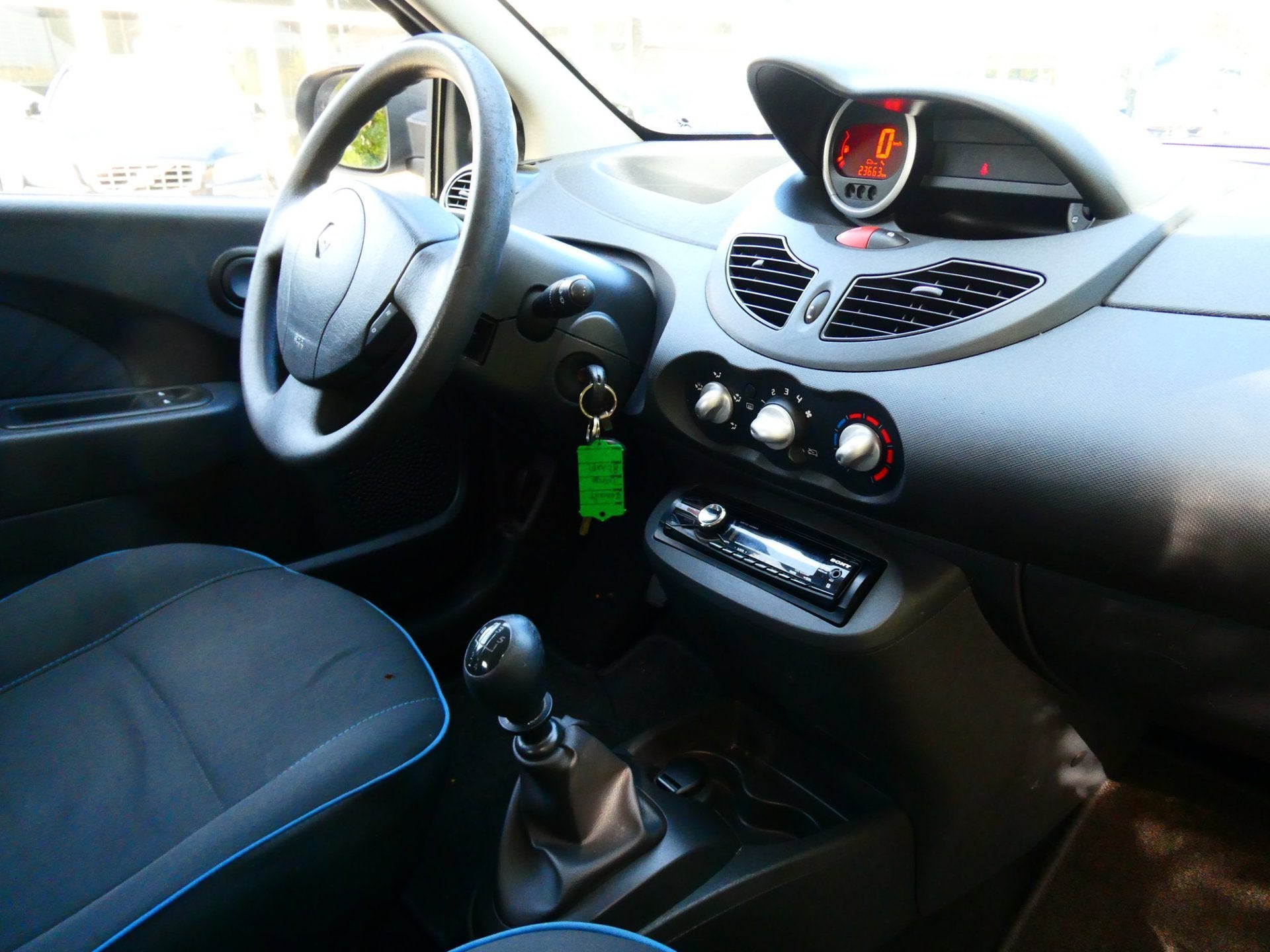 Renault Twingo 1.2 16V Authentique 2e eigenaar Zuinig A-Labe, Voorwielaandrijving, Gebruikt, 4 cilinders, 4 stoelen