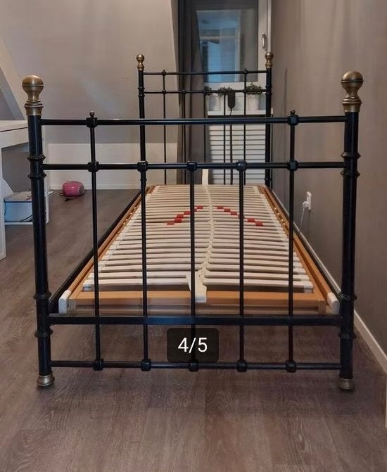 2x Bedframe kastelenbed zwart prinsessenbed wit, Ophalen, 90 cm, Eenpersoons, Zwart