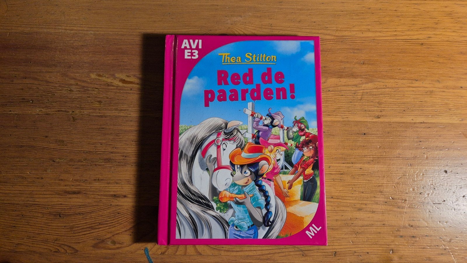 Thea Stilton - Red de paarden, Thea Stilton, Fictie algemeen, Ophalen of Verzenden, Zo goed als nieuw