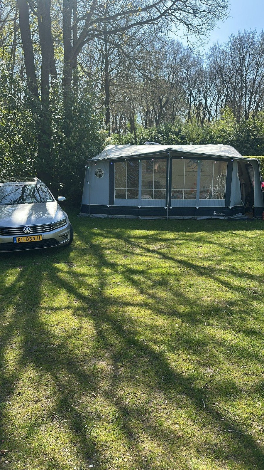 Knaus 550 KMFE 2005 - gezinscaravan met voortent en lui, Frans bed, Particulier, Knaus, 1250 - 1500 kg