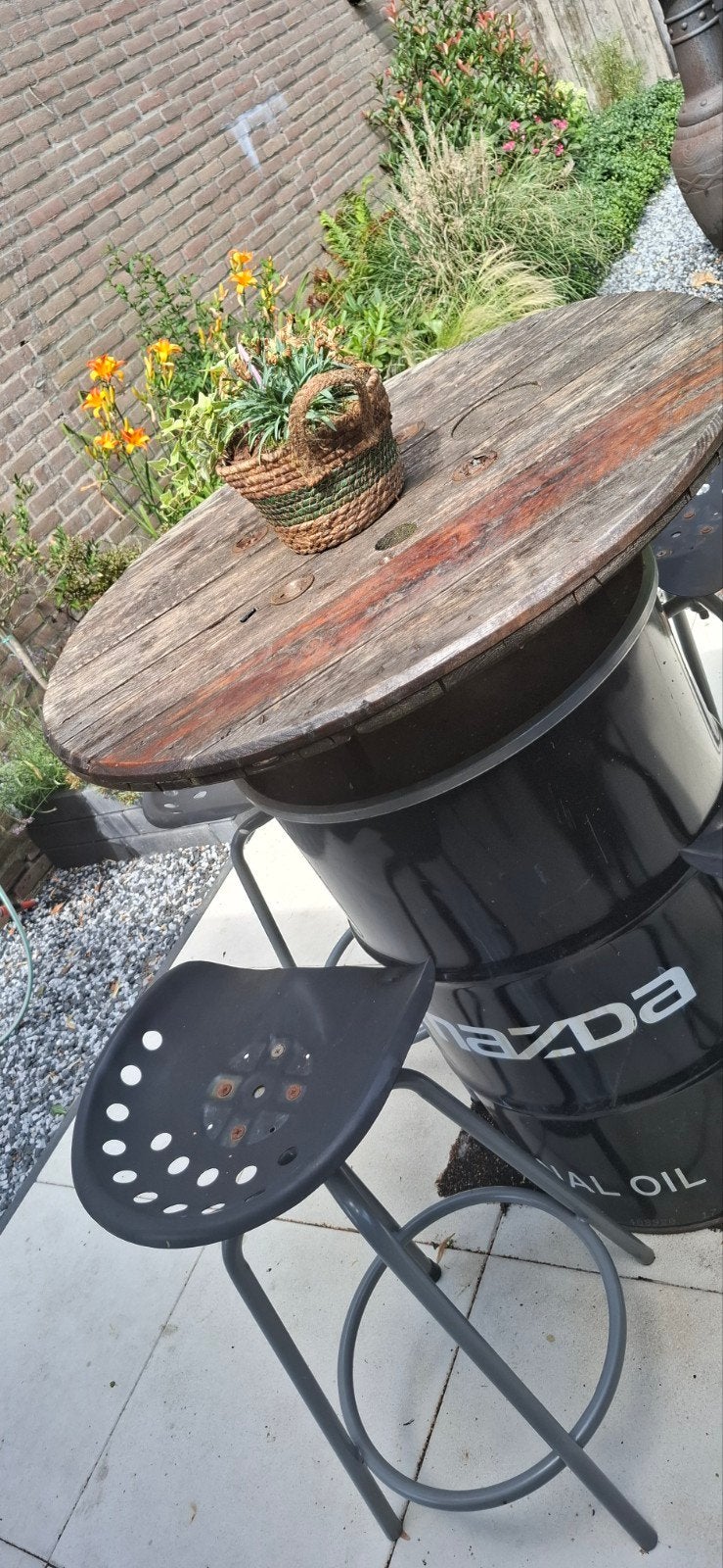 Bartafel met 4 verstelbare zwarte krukken., Tuin en Terras, Tuintafels, Ophalen of Verzenden, Gebruikt, Rechthoekig, Hout