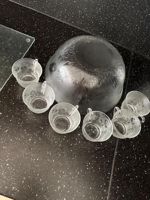bowlset met 6 glazen leuk voor de feestdagen, Huis en Inrichting, Keuken | Servies, Glas of Glazen, Ophalen of Verzenden, Overige stijlen