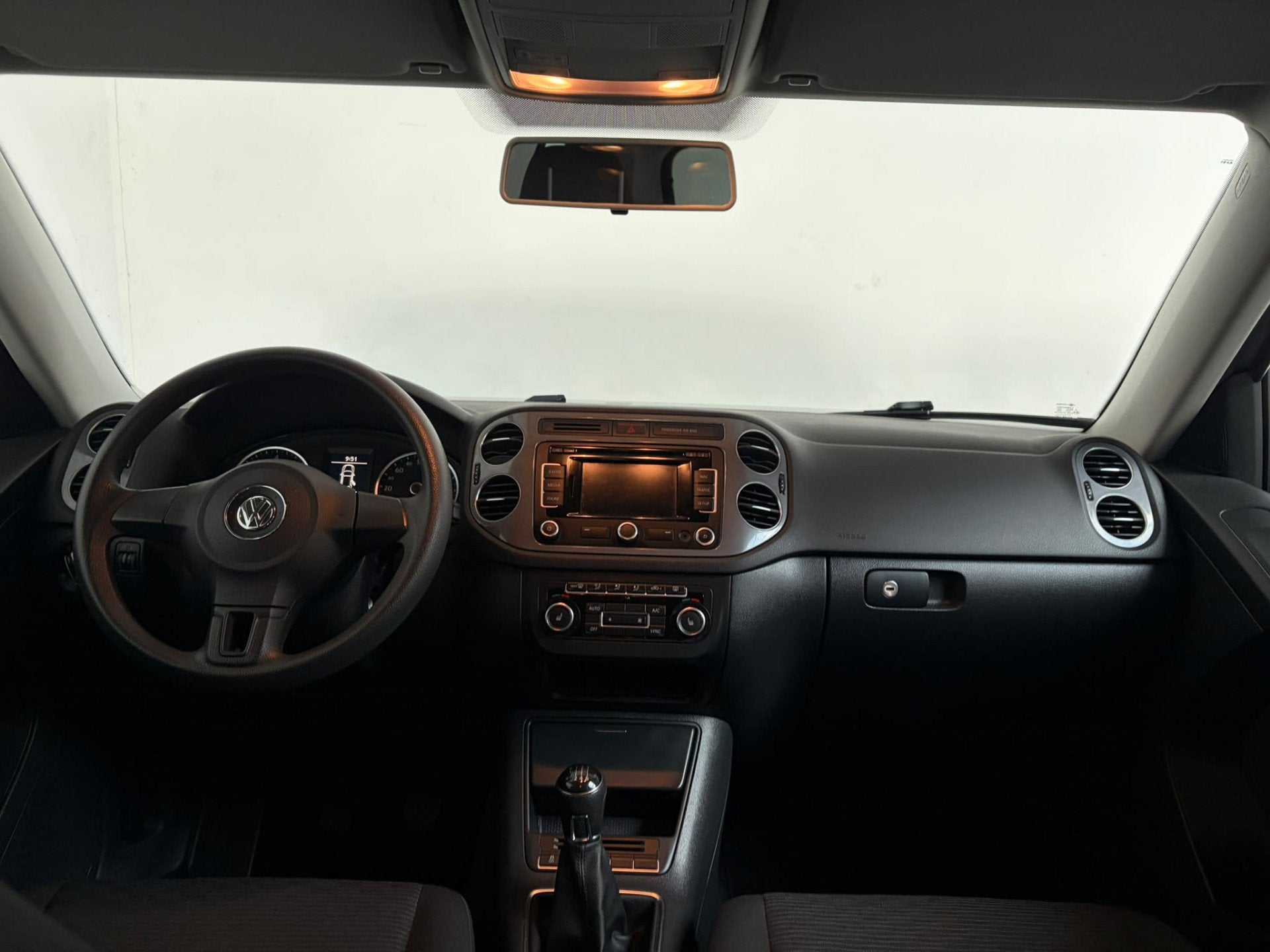 Volkswagen Tiguan 1.4 TSI Sport&Style. Navi. Stoelverwarming, Voorwielaandrijving, Euro 5, 15 km/l, Gebruikt