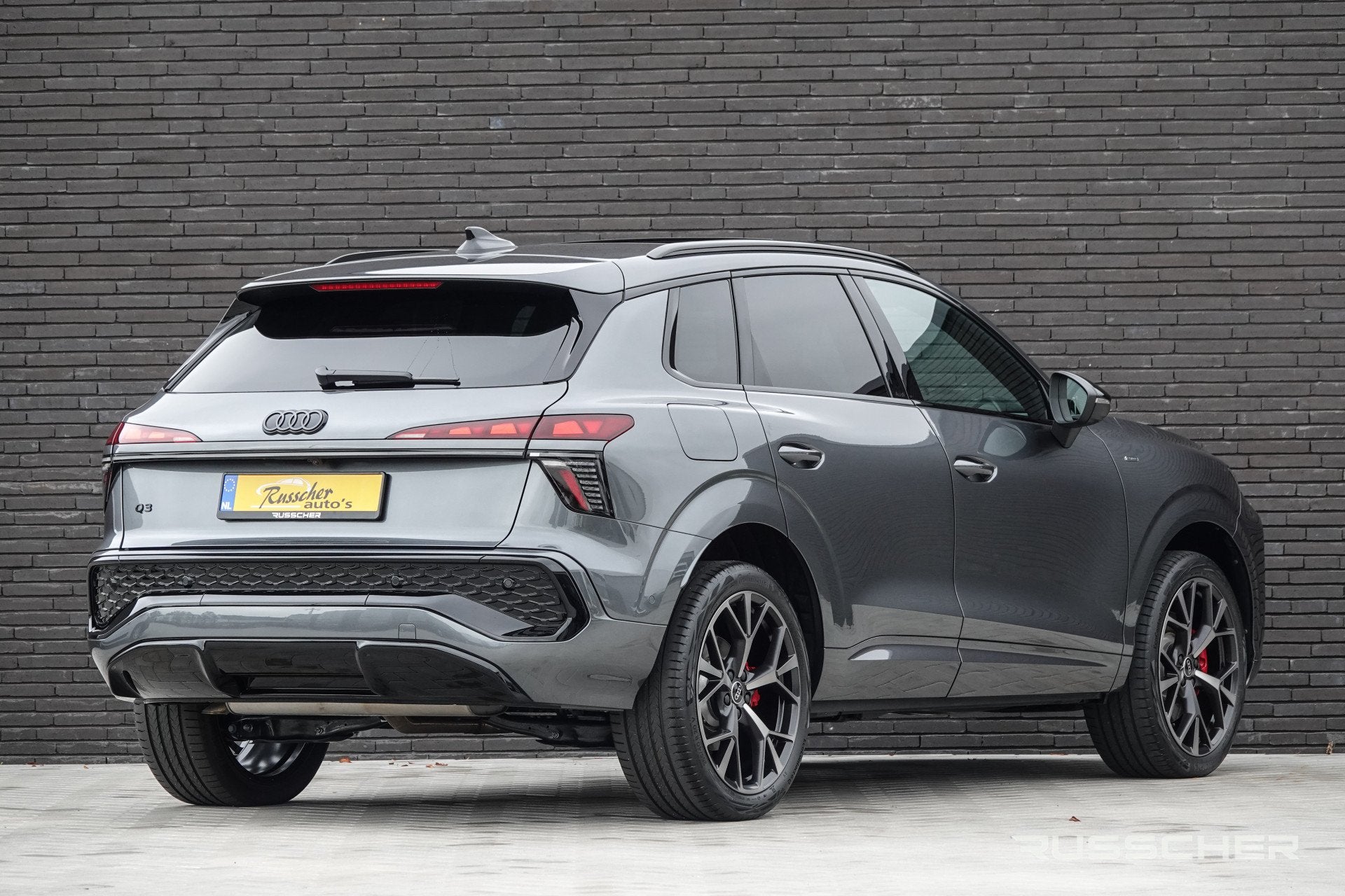 Audi Q3 S-Line | e-hybrid 272Pk | Panoramadak | Head-Up Disp, Auto's, 1800 kg, Zwart, 4 cilinders, Hybride Elektrisch/Benzine