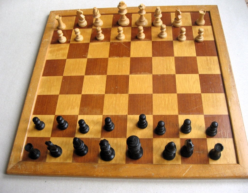 Homas Aljechin schaak/dambord met houten Homas stukken, Een of twee spelers, Ophalen of Verzenden, Gebruikt, Homas Spelen