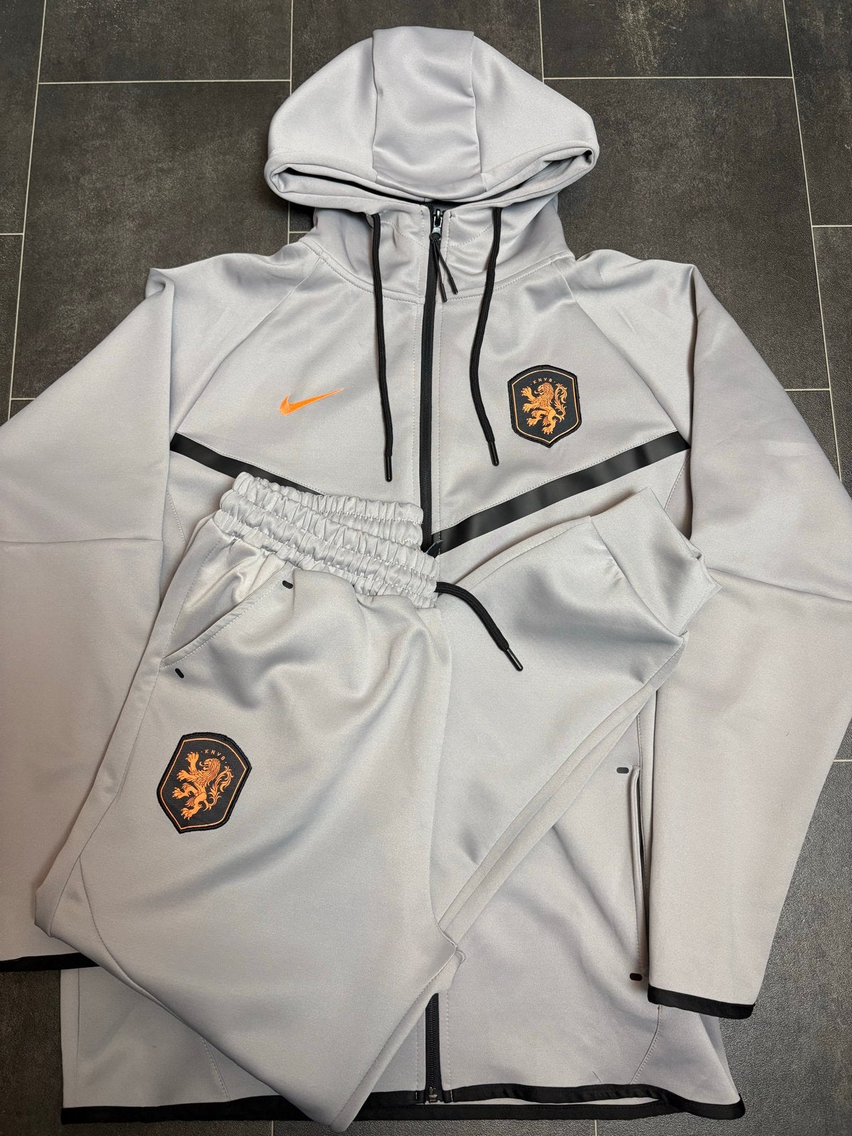 Nike Tech Pack KNVB Trainingspak Maat XXL, Ophalen of Verzenden, Grijs, Algemeen, Maat 56/58 (XL)