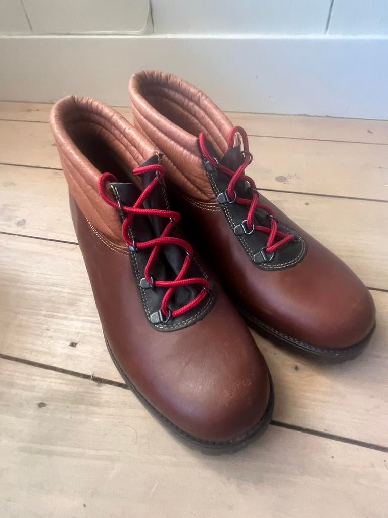 Vintage Italian “Monte Bove” hiking boots 45, Ophalen of Verzenden, Zo goed als nieuw
