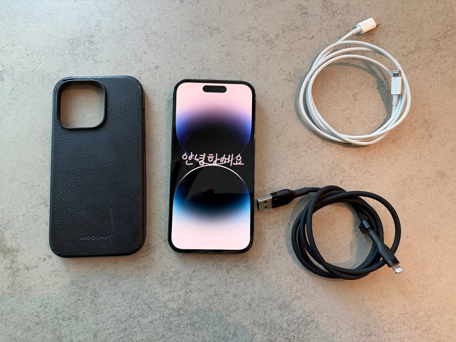 iPhone 14 Pro 256GB 88% batterij Woolnut hoes kabels earpods, 256 GB, IPhone 14 Pro, Zwart, Ophalen of Verzenden