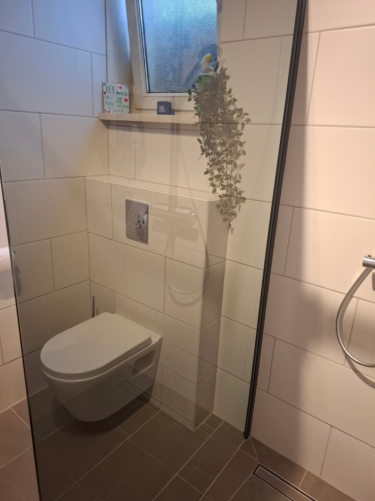 zo goed als nieuwe douchewand (rookglas), Ophalen, Zo goed als nieuw