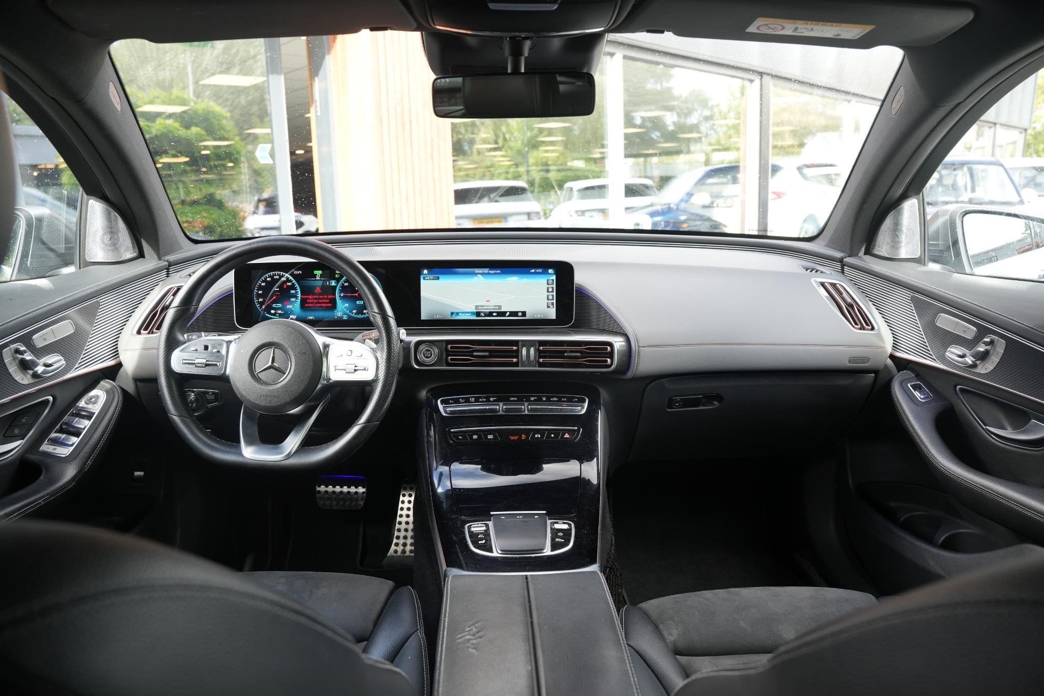 Mercedes-Benz EQC 400 4MATIC Premium Plus 80 kWh Schuif/kant, Auto's, Automaat, Stof, Zwart, 80 kWh