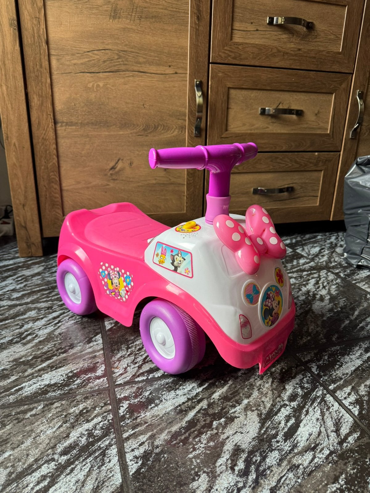 Minnie Mouse Interactieve Loopauto., Kinderen en Baby's, Speelgoed | Buiten | Voertuigen en Loopfietsen, Ophalen, Zo goed als nieuw