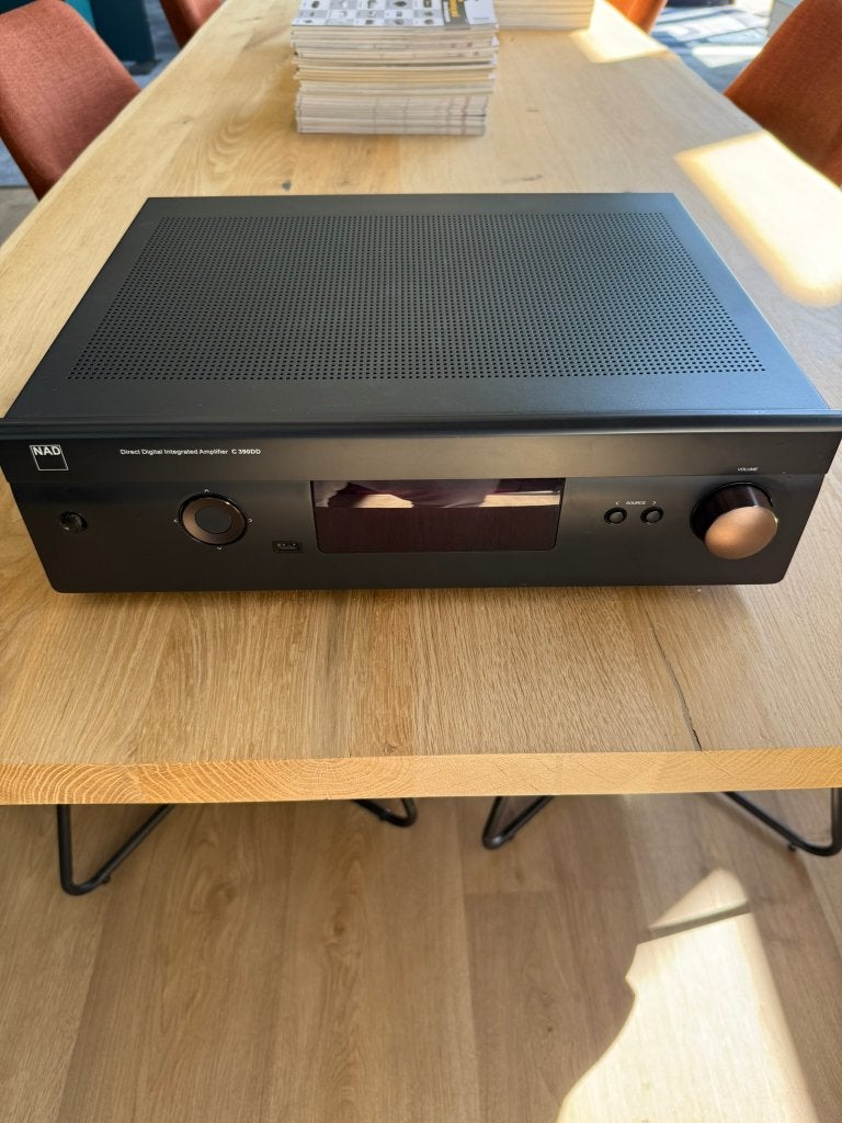 NAD C390DD Direct Digital Versterker – Topklasse Geluid, Overige merken, Ophalen of Verzenden, Zo goed als nieuw, 120 watt of meer