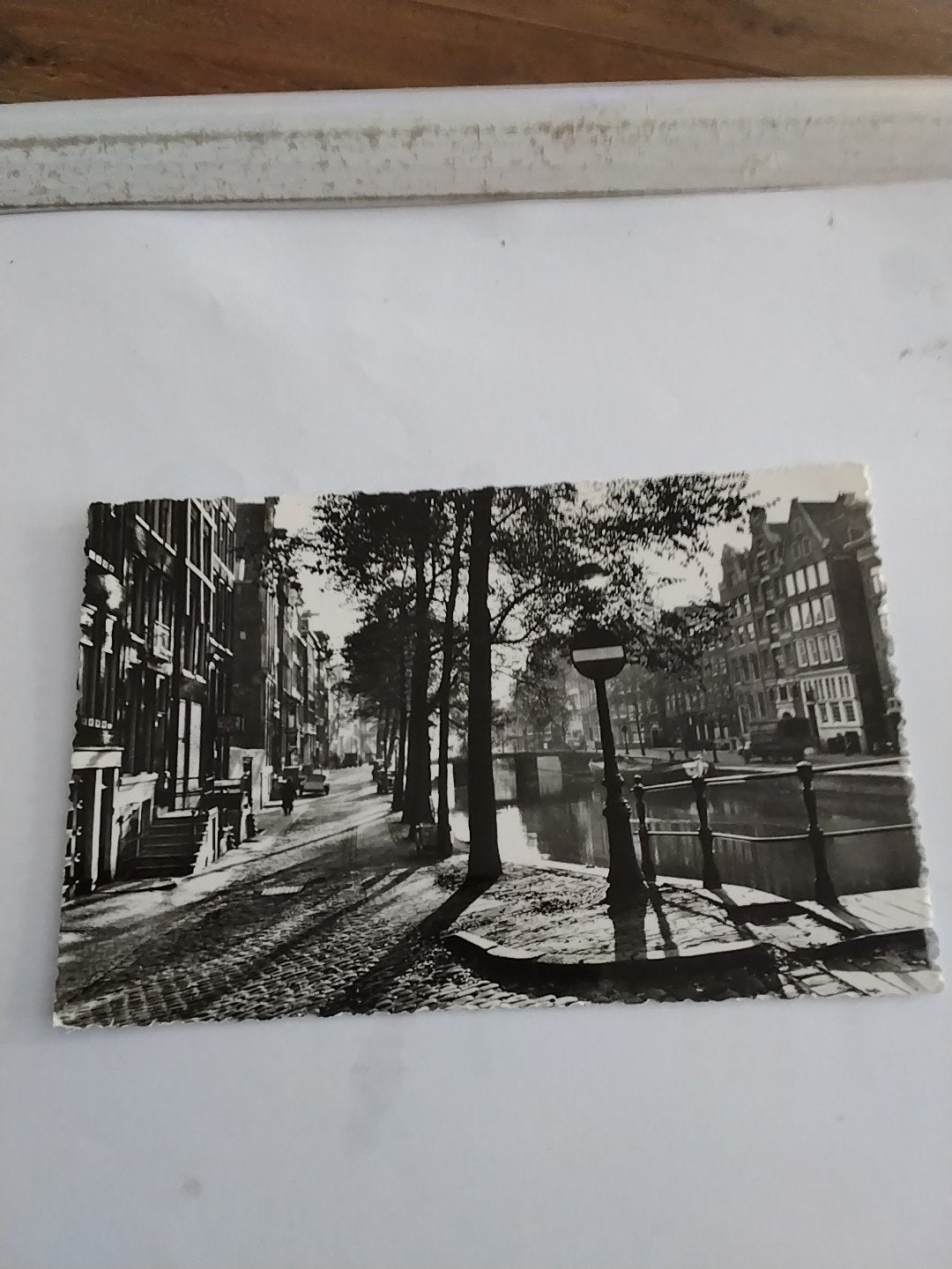 Oude Ansichtkaart Amsterdam - O.Z. Voorburgwal, Ophalen of Verzenden, 1920 tot 1940, Ongelopen, Noord-Holland