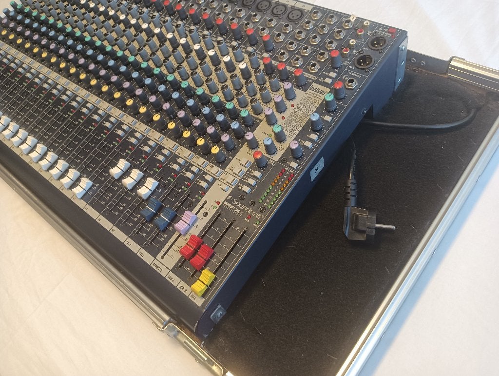 Soundcraft 20 kanaals MFXi20 mengpaneel, Ophalen, Zo goed als nieuw, 10 tot 20 kanalen, Microfooningang