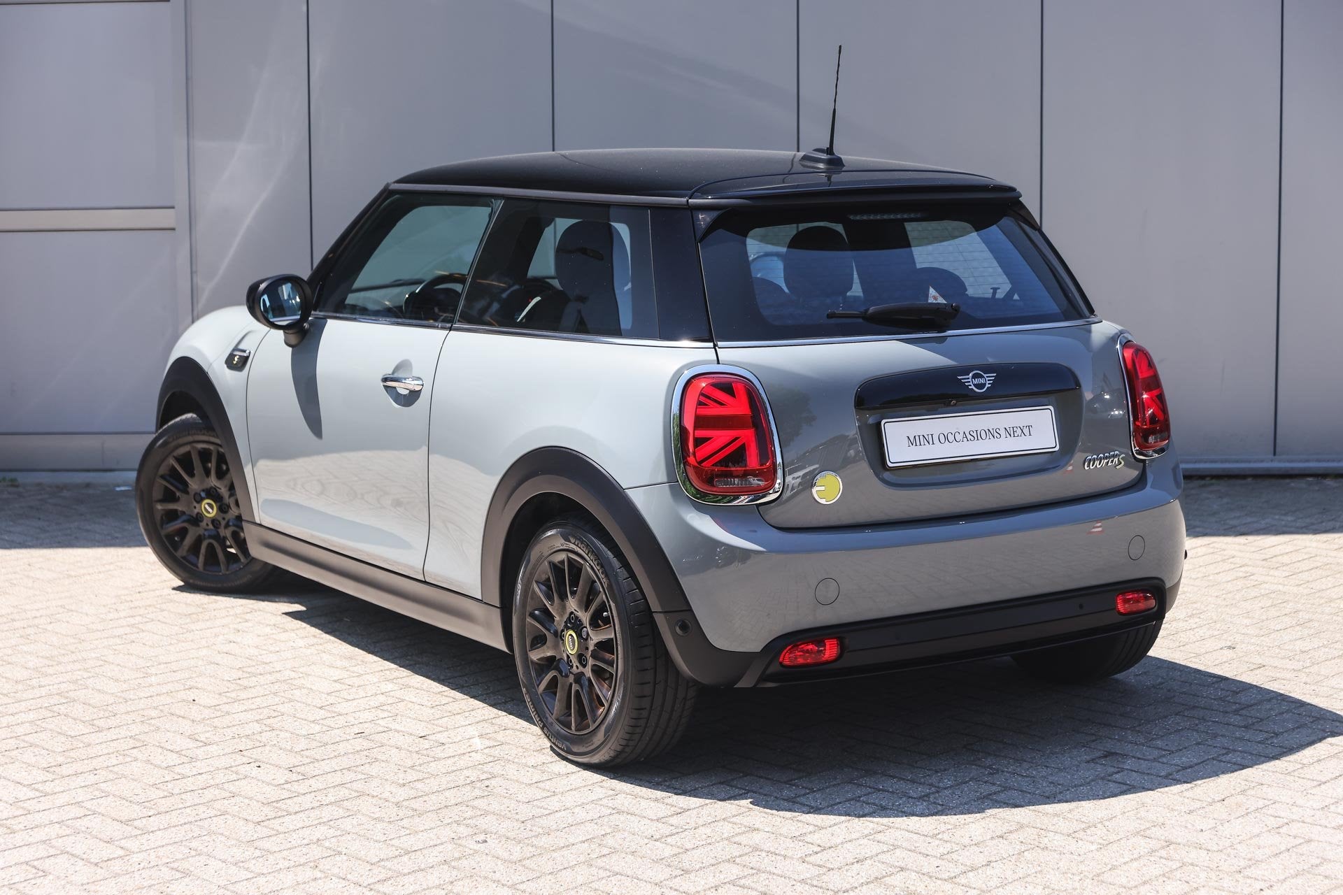 MINI Electric Classic / Sportstoelen / Achteruitrijcamera /, Auto's, Mini, Met garantie (alle), 4 stoelen, Leder en Stof, Mini Electric