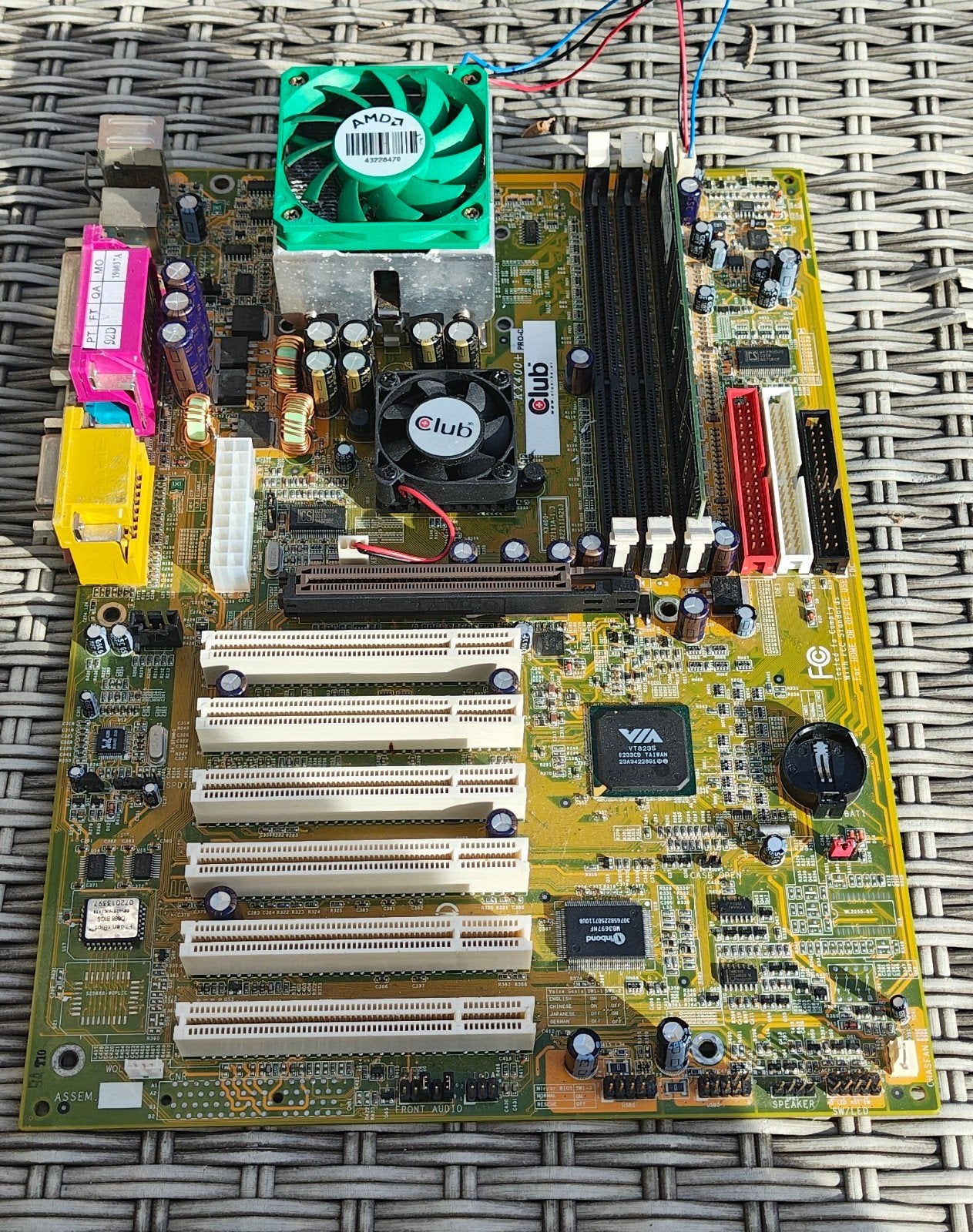 Vintage Albatron KX400+ Pro-C Socket A + Athlon 1200+ + DDR, Computers en Software, Ophalen of Verzenden