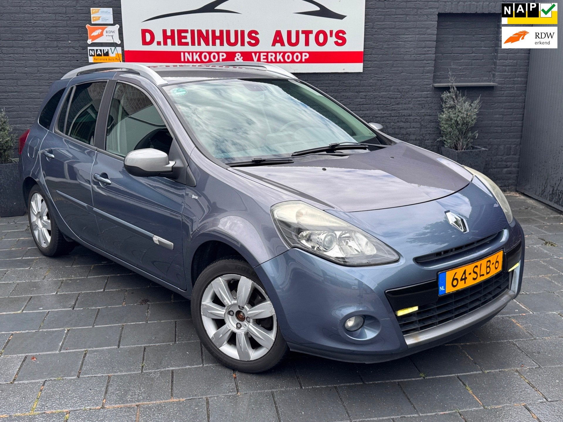 Renault Clio Estate 1.2 TCE Night & Day APK 04-2027, Voorwielaandrijving, Euro 5, Gebruikt, Zwart