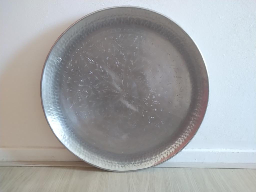 Oosters Dienblad Handgeslagen Aluminium Van Verre (58 cm)., Ophalen of Verzenden, Zo goed als nieuw, Hout
