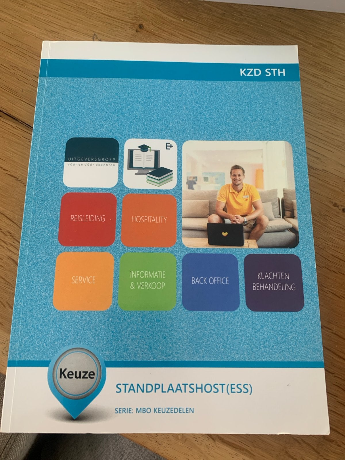 KZD STH Standplaatshost(ess) MBO Keuzedelen, Boeken, Ophalen, Zo goed als nieuw, MBO