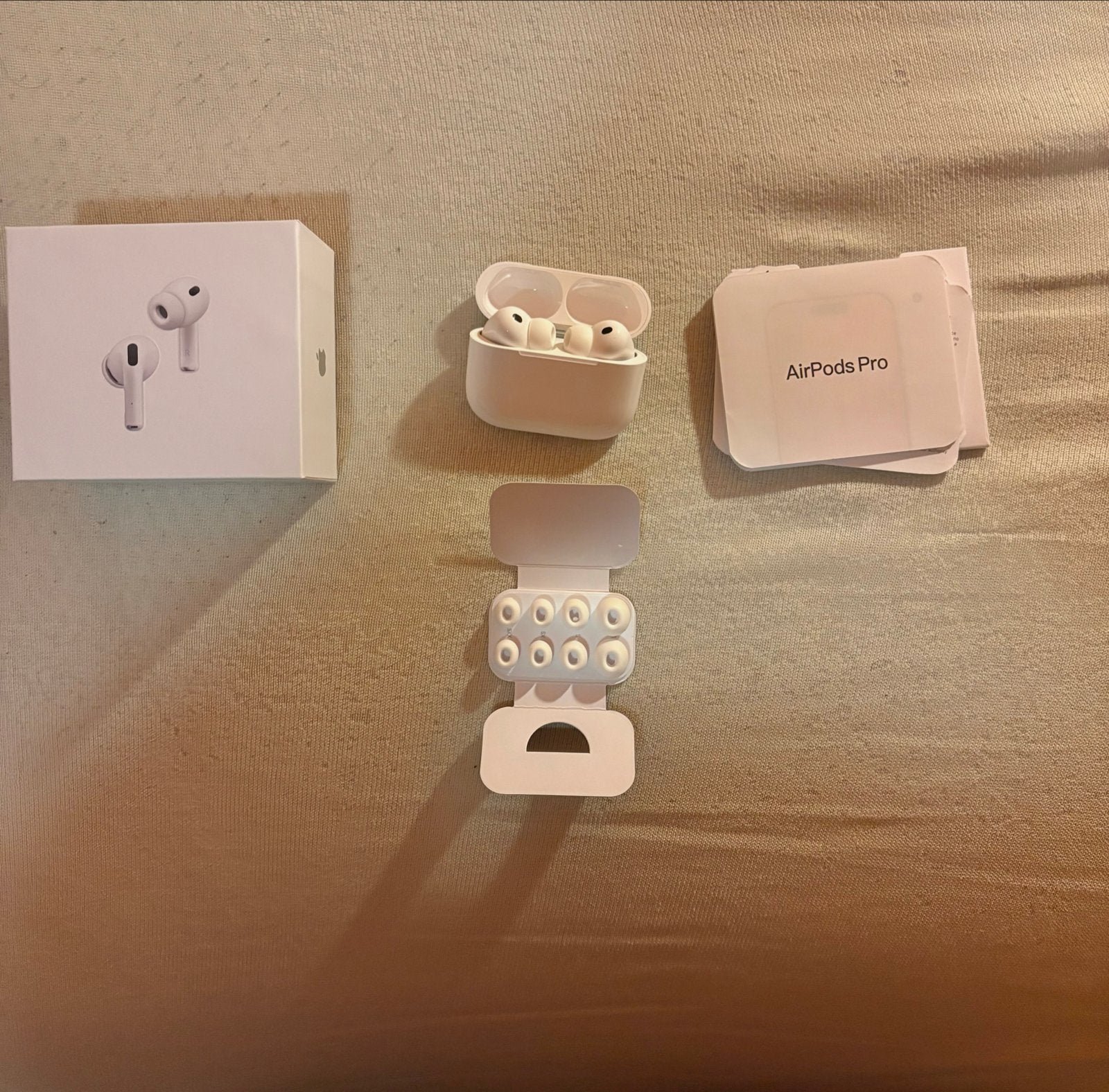 AirPods Pro 3 met bon - lichte microfoon beschadiging, In-ear, Verzenden, Bluetooth, Zo goed als nieuw