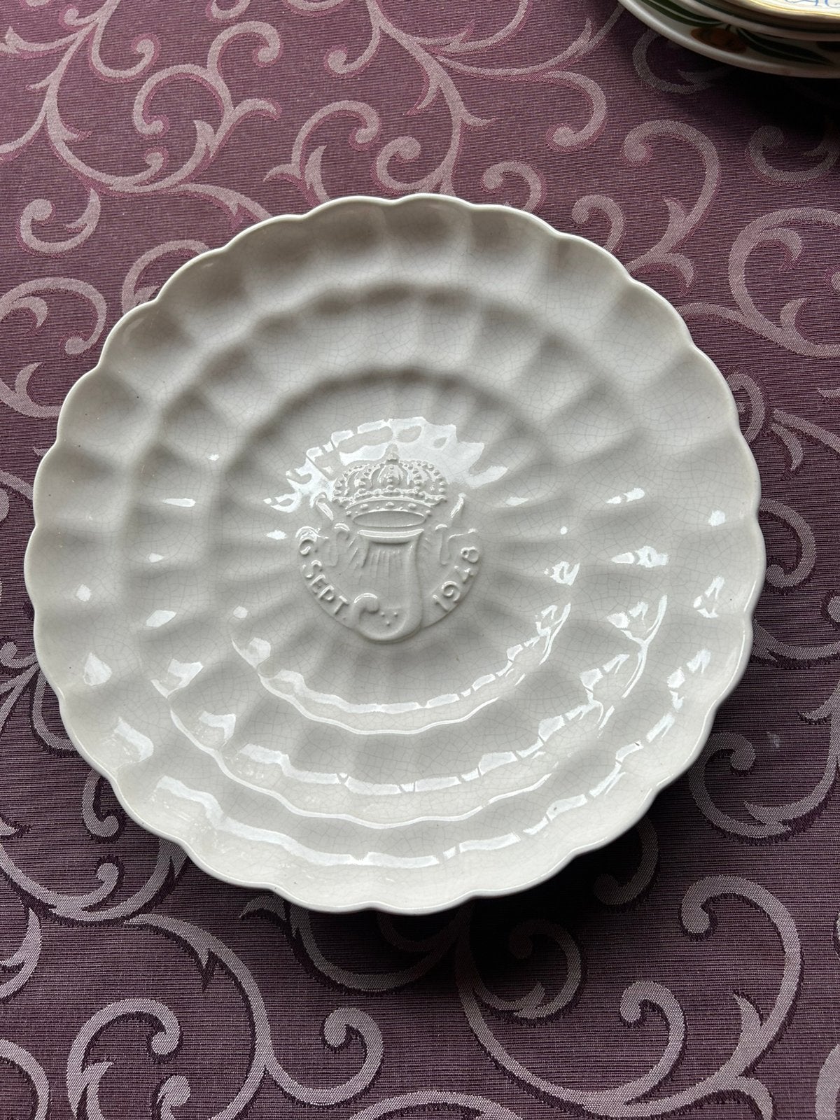 Bord tgv Inhuldig JULIANA 6 sept 1948, Verzamelen, Koninklijk Huis en Royalty, Ophalen of Verzenden, Servies