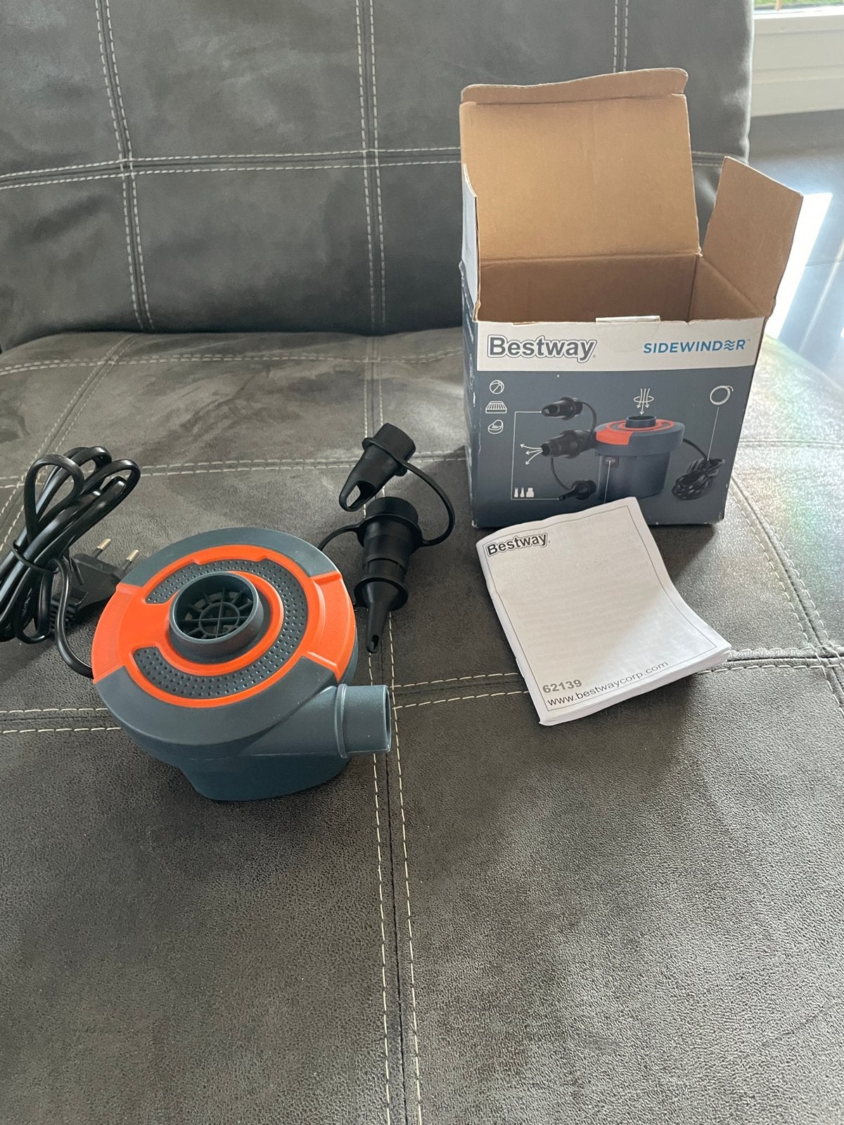 Elektrische opblaaspomp Best way, Caravans en Kamperen, Kampeeraccessoires, Ophalen of Verzenden, Nieuw
