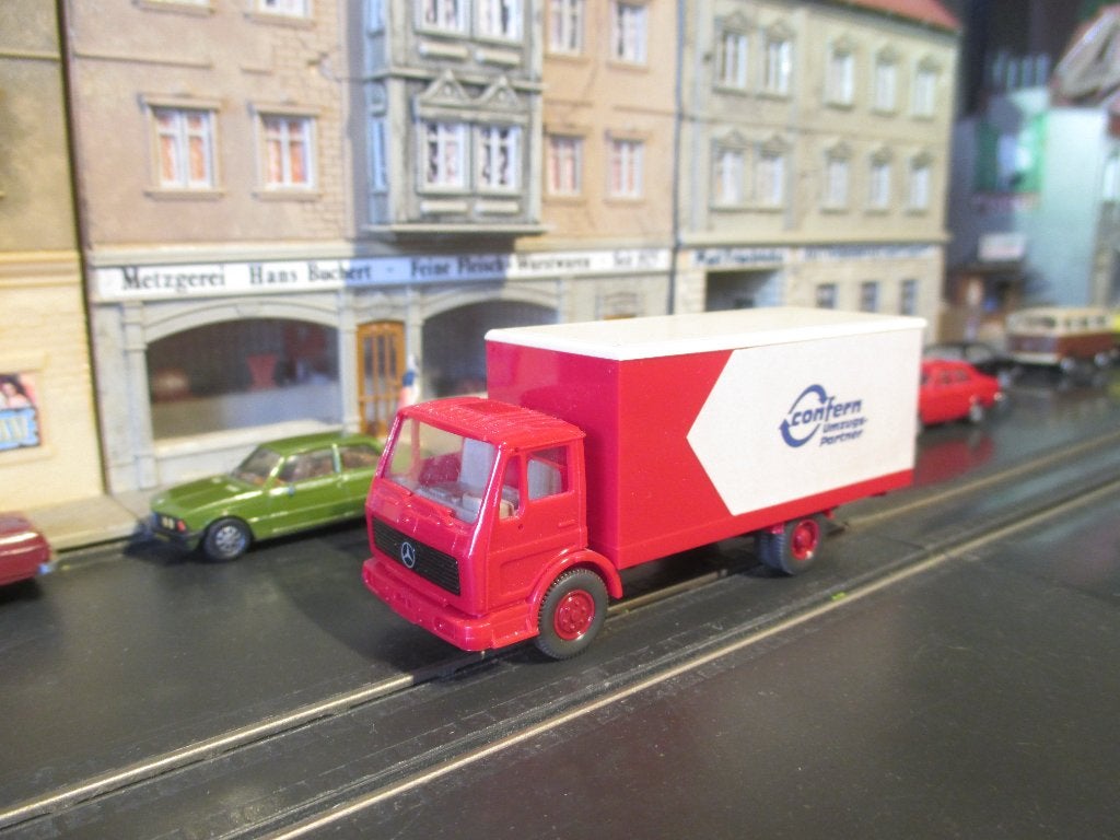 Mercedes Benz NG 1419 - Wiking Confern verhuizingen, Ophalen of Verzenden, Zo goed als nieuw, Bus of Vrachtwagen, Wiking
