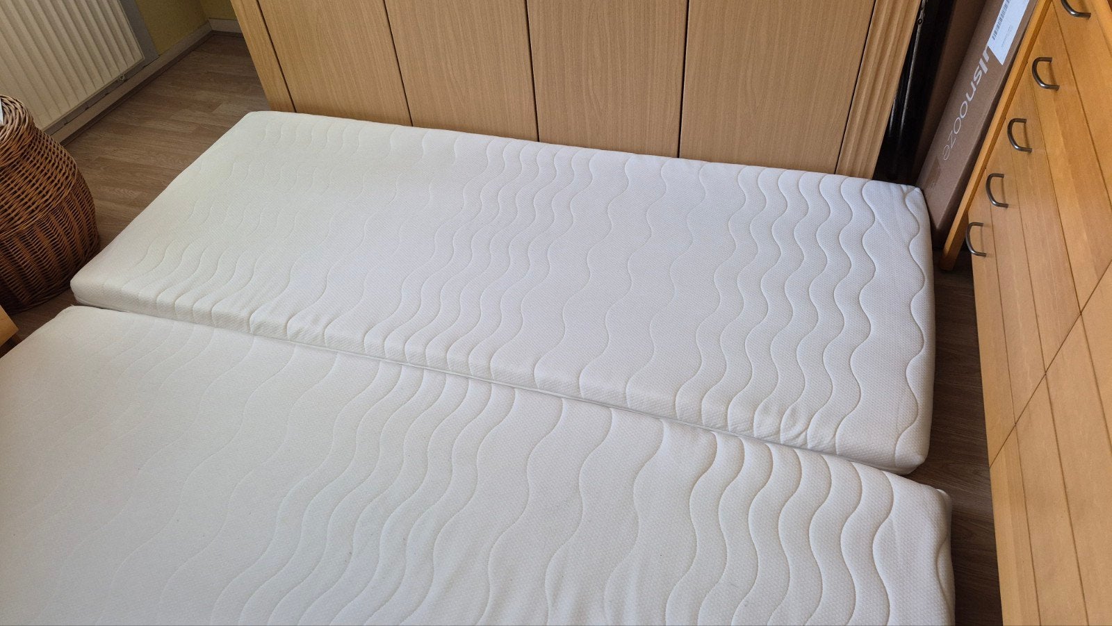 Te koop twee mooie en schone toppers 90x200x8 cm., Huis en Inrichting, Slaapkamer | Matrassen en Bedbodems, Ophalen, 90 cm, Eenpersoons