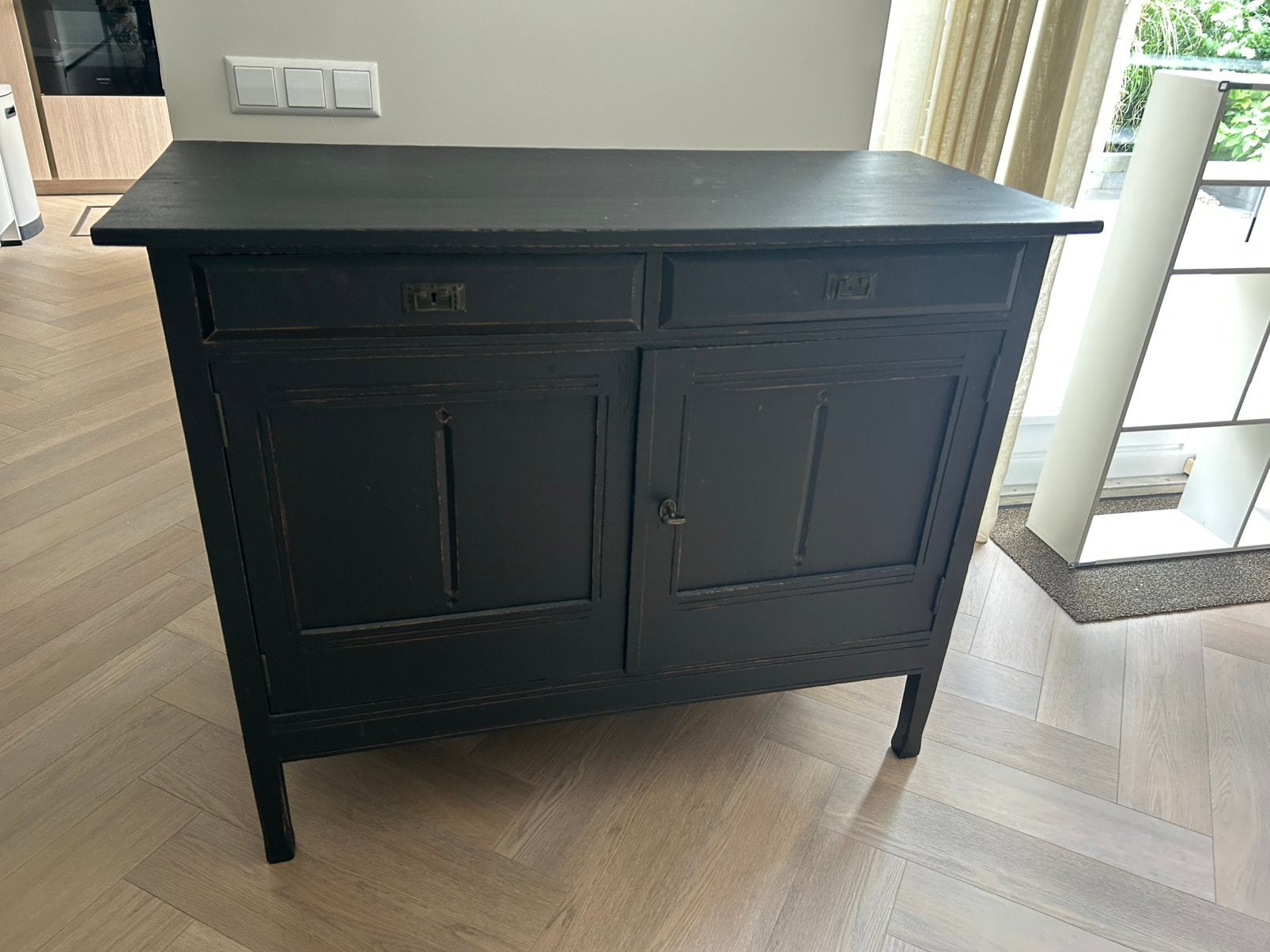 Kast massief zwart (120bx52dx98h), Huis en Inrichting, Ophalen, Gebruikt, 100 tot 150 cm, Vintage