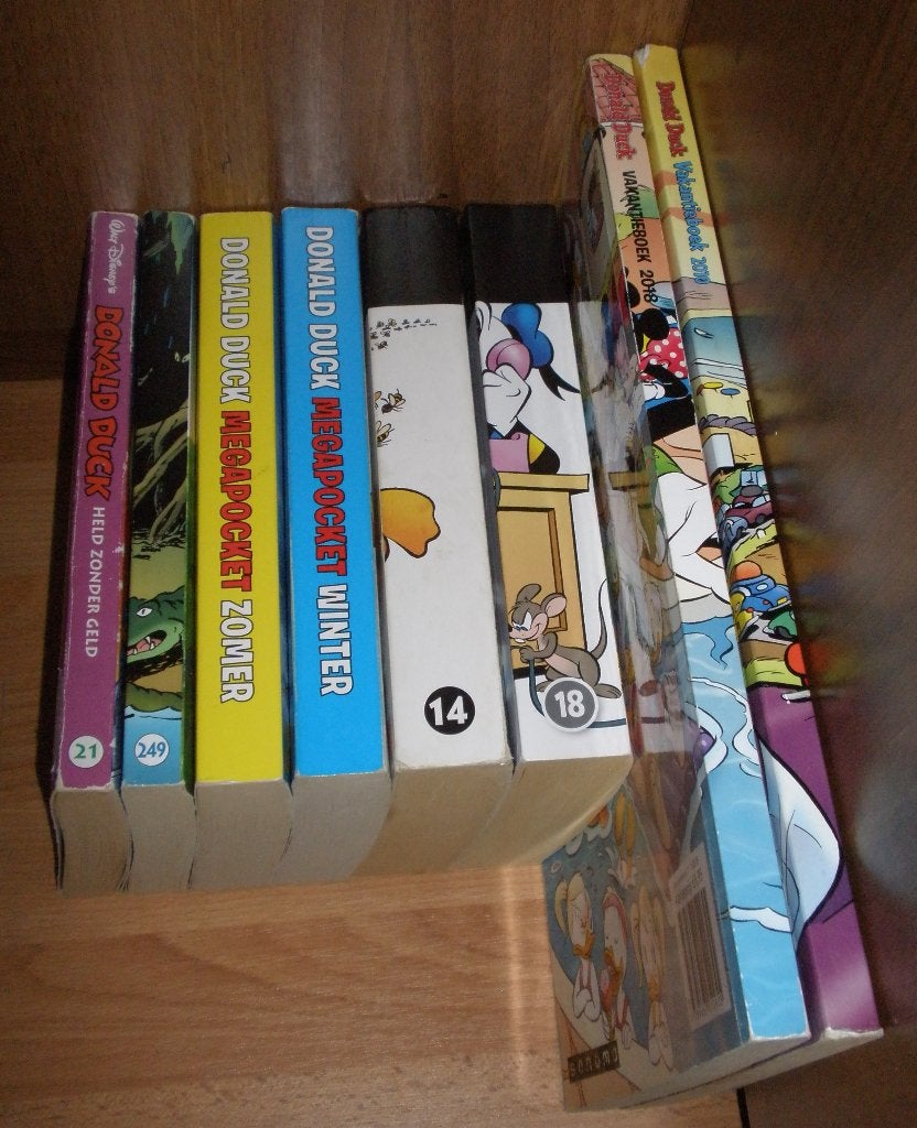 DONALD DUCK VAKANTIE PAKKET, Meerdere stripboeken, Ophalen of Verzenden, Gelezen