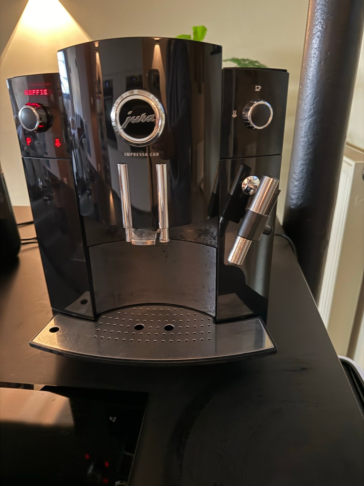 Jura Impressa C60 volautomatische espressomachine, Gebruikt, Espresso apparaat, Koffiebonen, 2 tot 4 kopjes