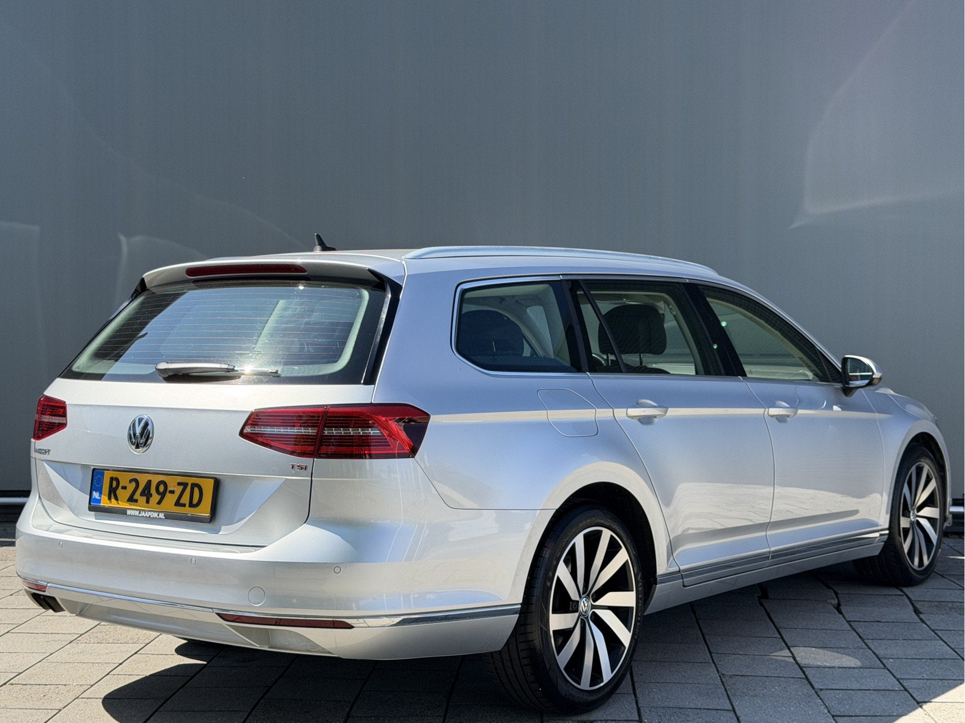 Volkswagen Passat Variant BWJ 2017 | 1.8TSI 180PK BNS Editio, Auto's, 4 cilinders, 179 pk, Automatische klimaatregeling, 1405 kg
