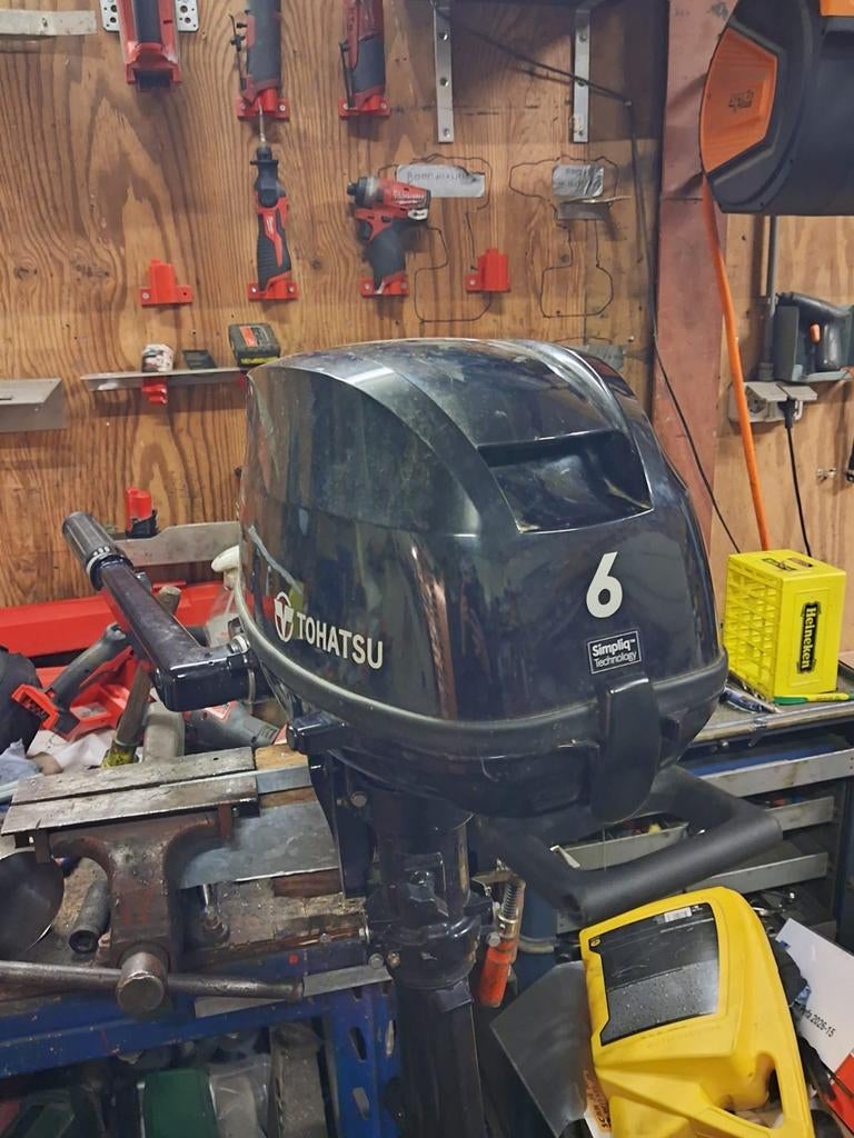 Tohatsu 6 pk buitenboordmotor - Zo goed als nieuw, Watersport en Boten, Buiten- en Binnenboordmotoren, Ophalen, Zo goed als nieuw