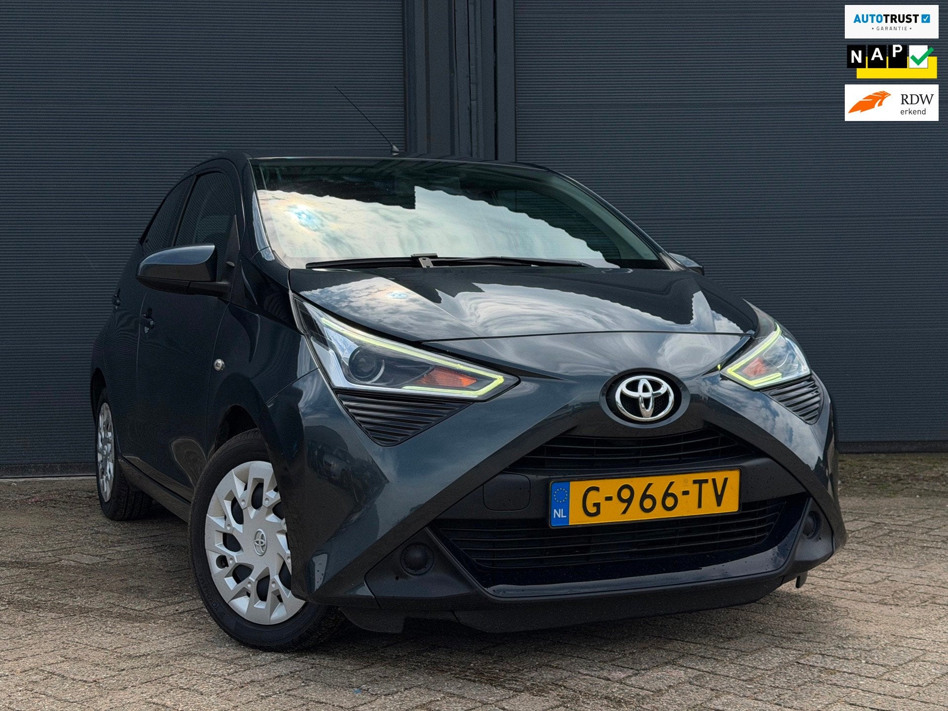 Toyota Aygo 1.0 VVT-i | Achteruitrij Camera | E-Pakket | Air, Voorwielaandrijving, Gebruikt, Euro 6, Origineel Nederlands