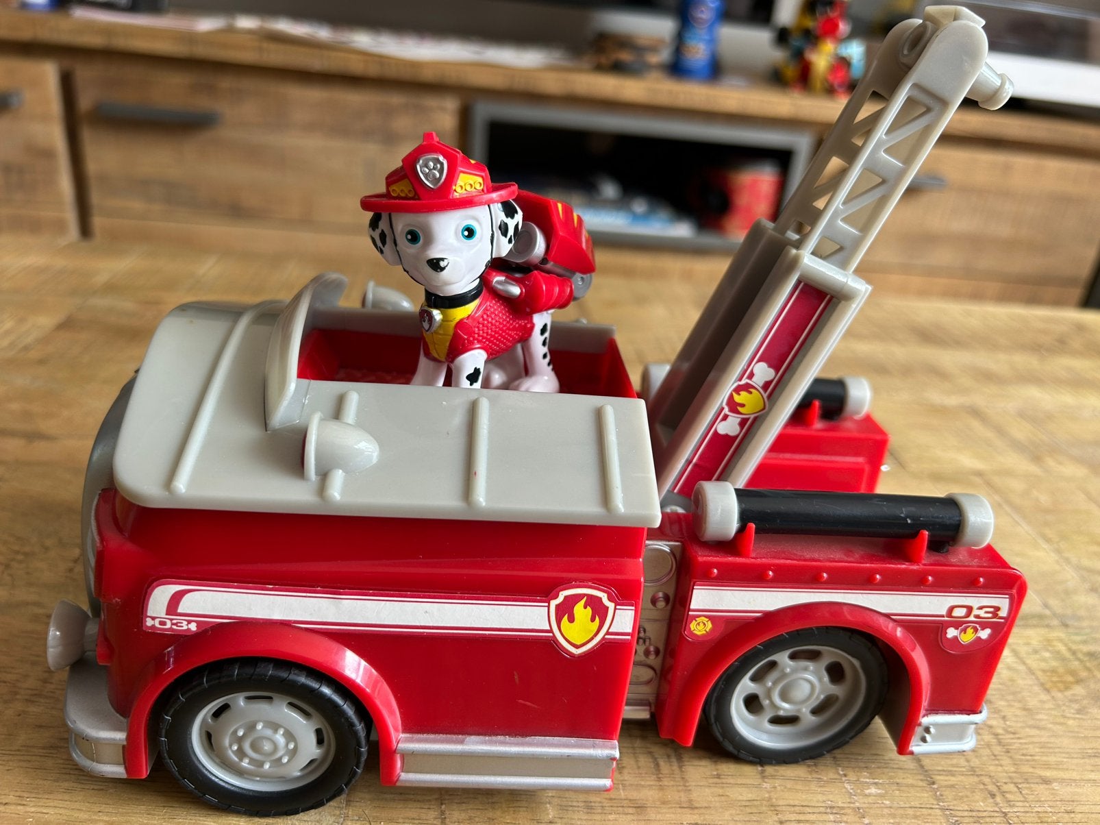 Paw patrol Marshall met uitschuifbare auto, Ophalen of Verzenden, Zo goed als nieuw