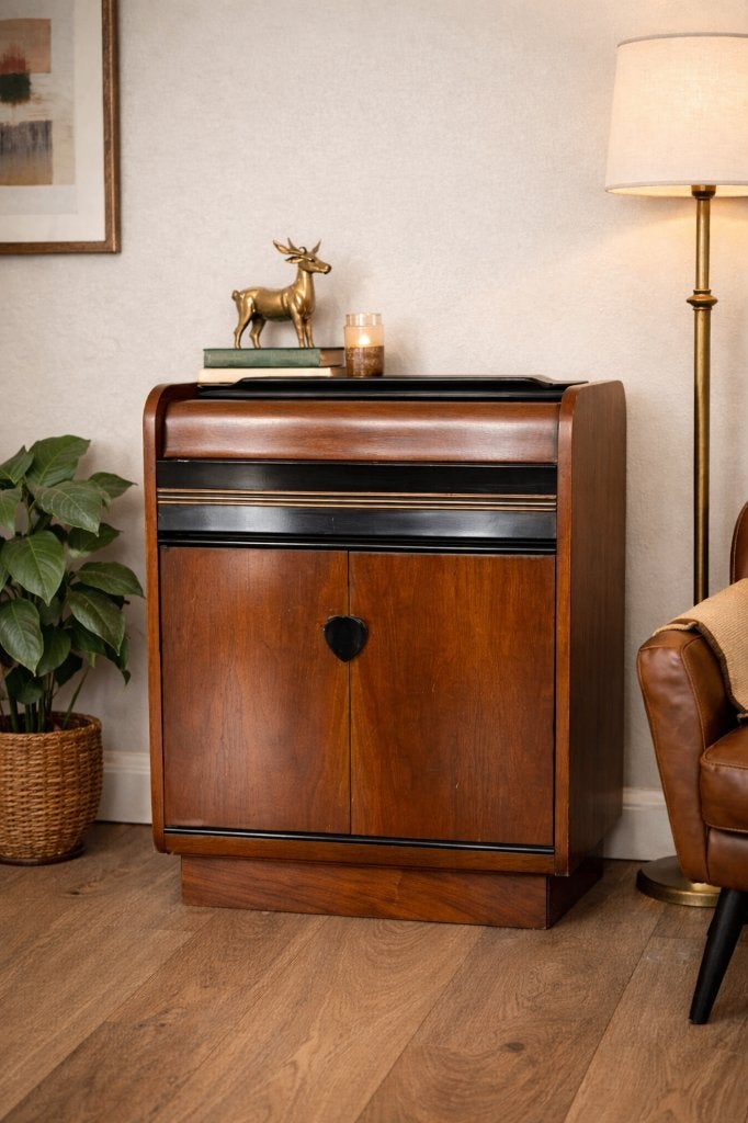 Tsjechoslowaaks Vintage Kastje met Platenspeler, Huis en Inrichting, Kasten | Overige, Ophalen, Gebruikt