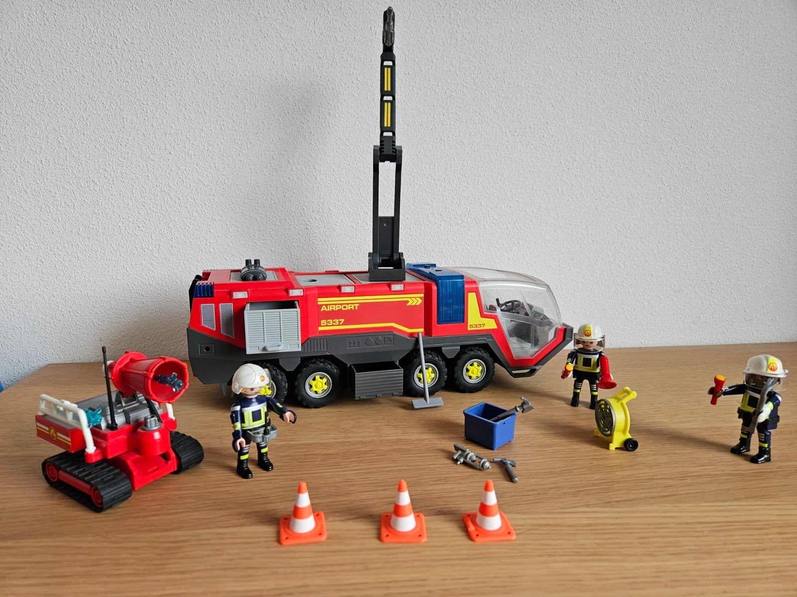 Playmobil Brandweerwagen met Blusrobot en Brandweerlieden, Ophalen, Zo goed als nieuw, Jongen of Meisje