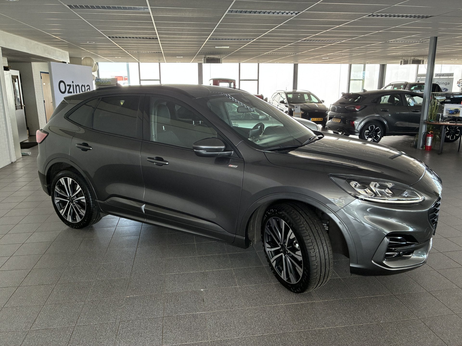 Foto 17 van Ford Kuga 2.5 PHEV ST-Line X-20 inch-trekhaak winterpakket