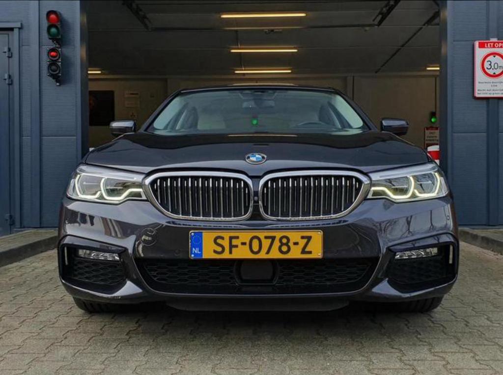 BMW 530e M-Sport | 3 jaar onderhoudsgarantie | Dealer OH, 1998 cc, Achterwielaandrijving, 4 cilinders, Sedan