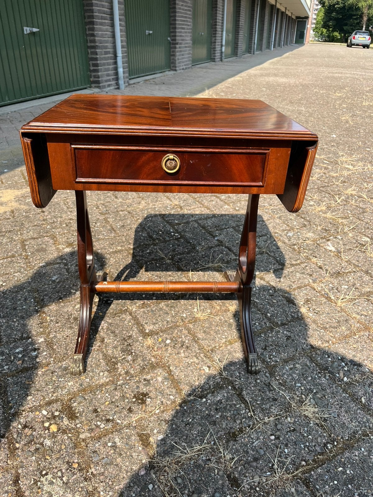 Uitklapbaar tafeltje, Ophalen