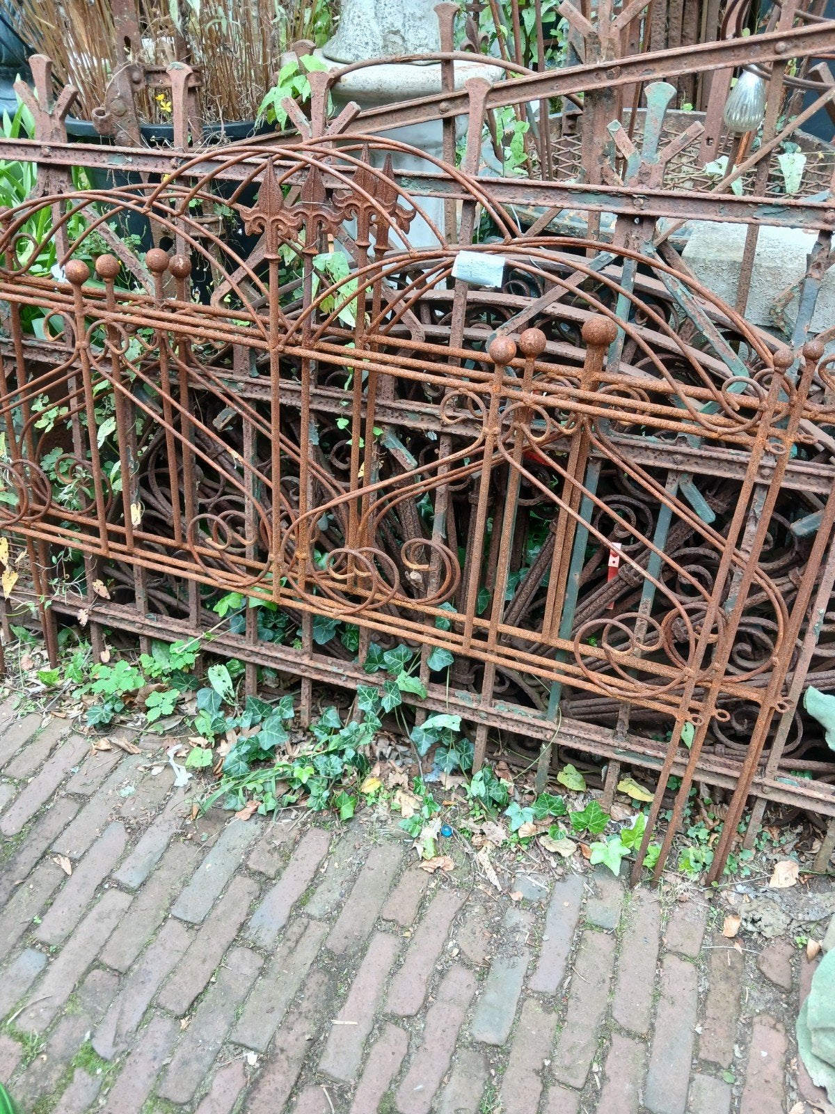 Massief ijzer Boogjes- hek sierhek plantensteun antiek model, Ophalen, IJzer, Sierhekwerk