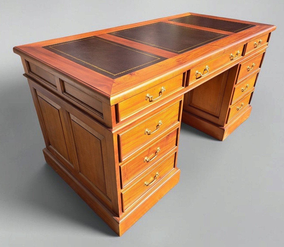 Klassieke Engelse schrijftafel, bureau, desk, met lederen in